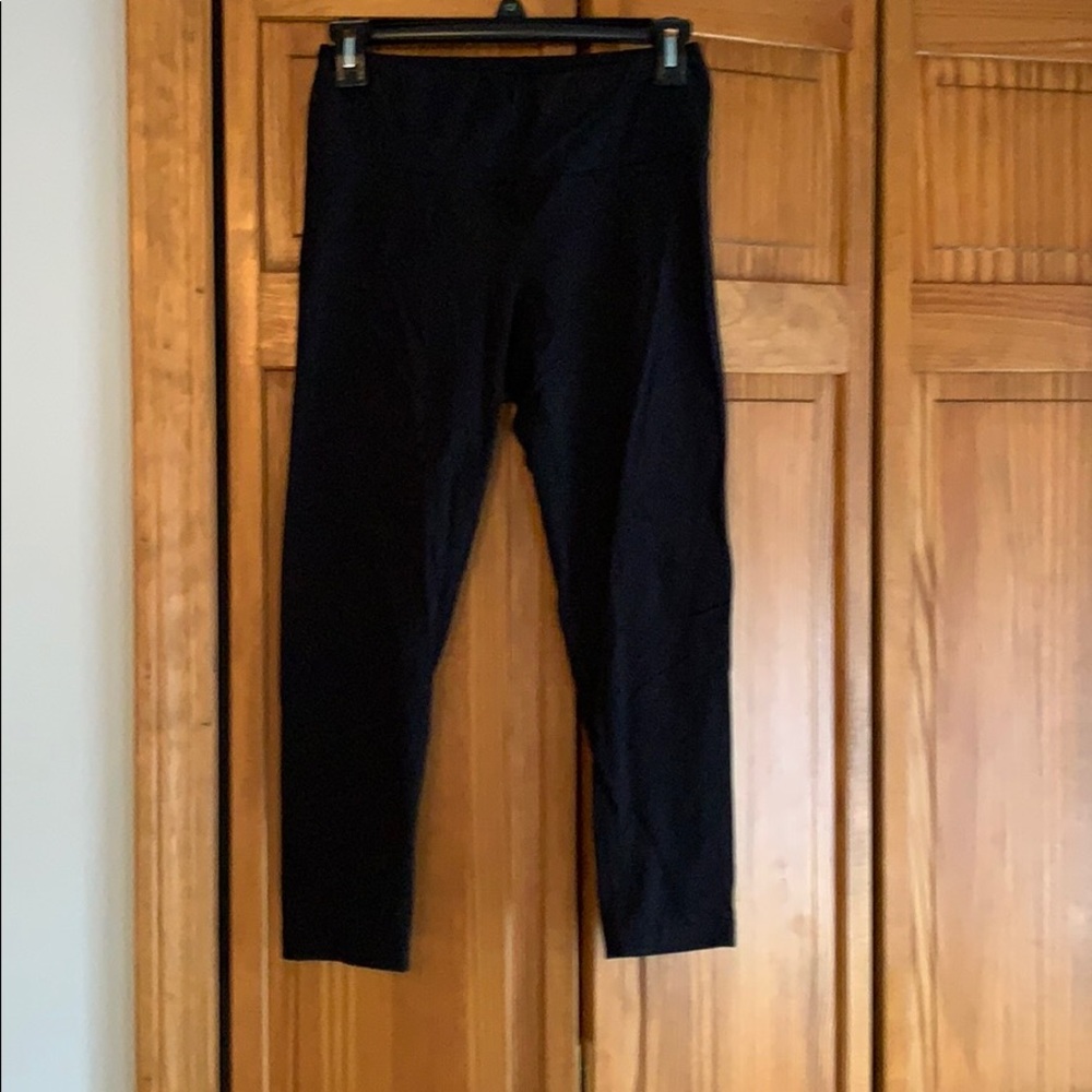 Black leggings